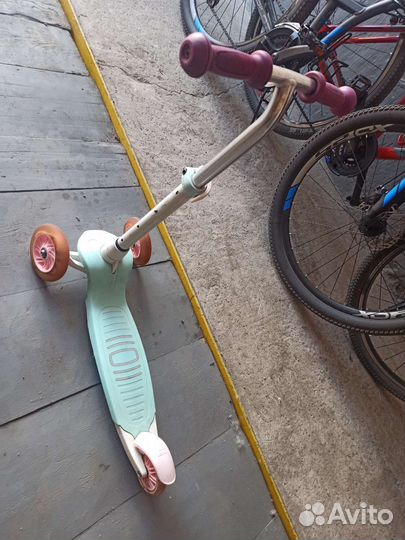 Детский самокат oxelo трёхколёсный