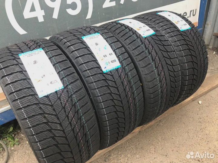 Triangle PL01 235/40 R18