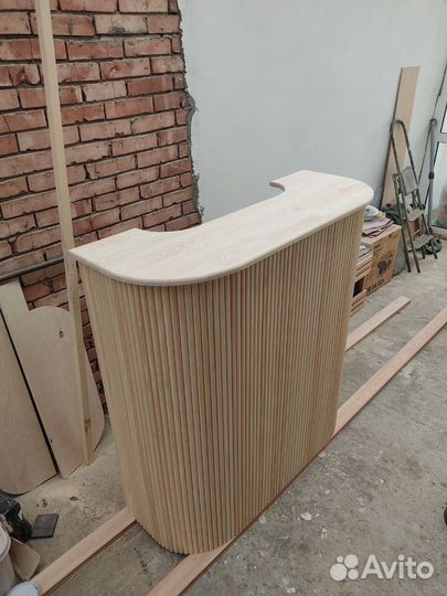 Стойка ресепшн