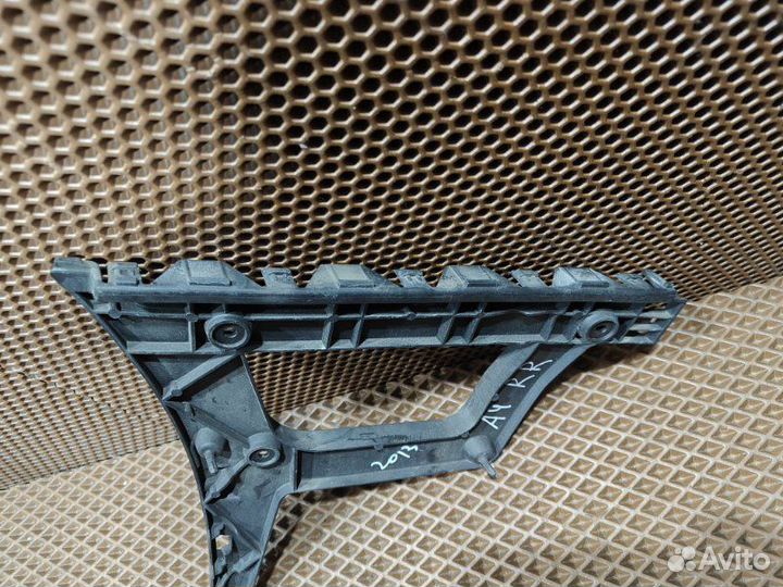 Крепление бампера заднее правое Audi A4 B8 cdnb