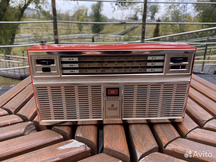 Транзисторный радиоприемник Sharp BY-410A
