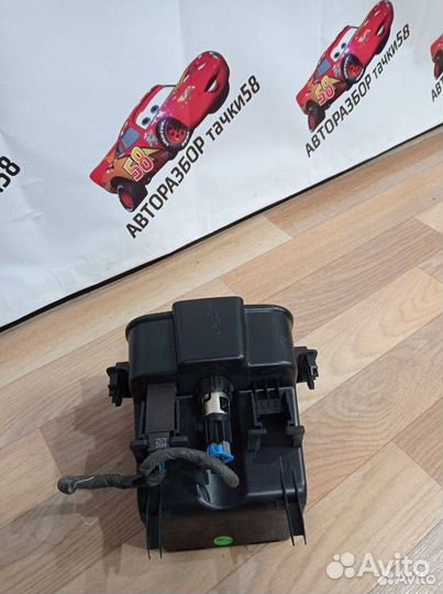 Ящик передней консоли + Прикуриватель Opel Astra J