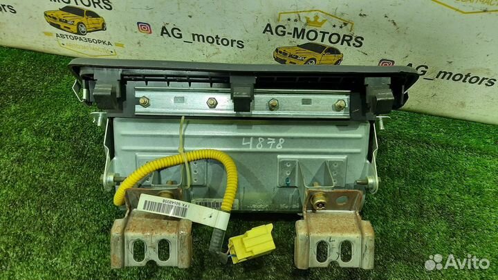 Подушка безопасности в торпедо Nissan Primera P11