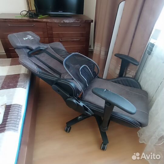 Компьютерное кресло