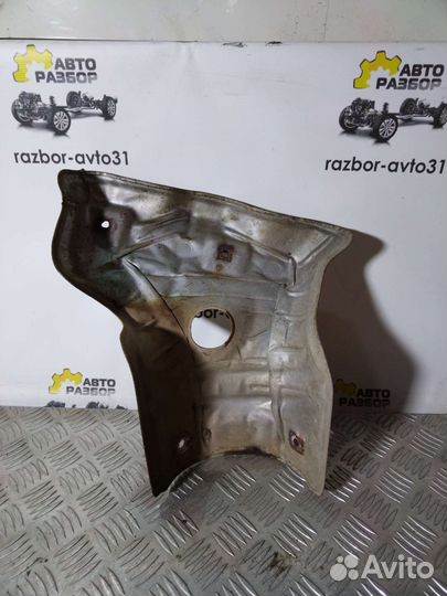 Мазда 3 бк, тепловой экран коллектора