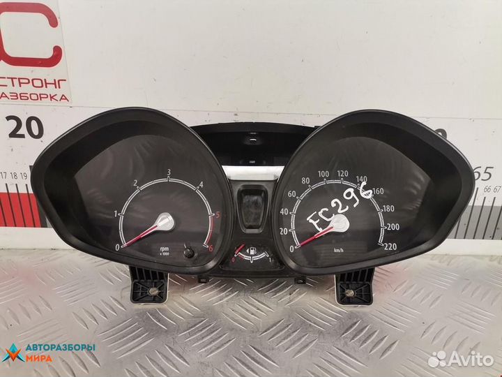 Щиток приборов (приборная панель) Ford Fiesta