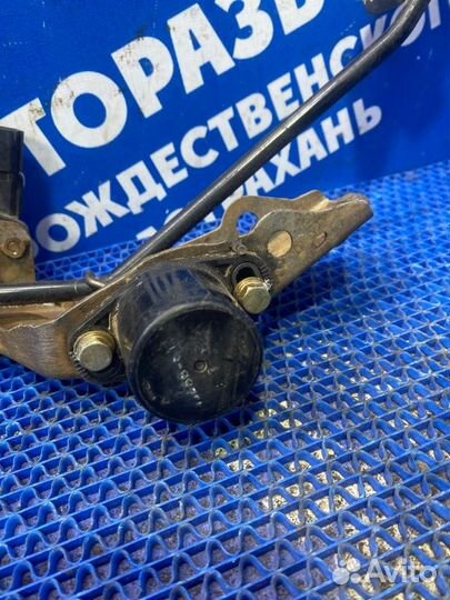 Педаль газа Mitsubishi Lancer Cedia седан 4G15