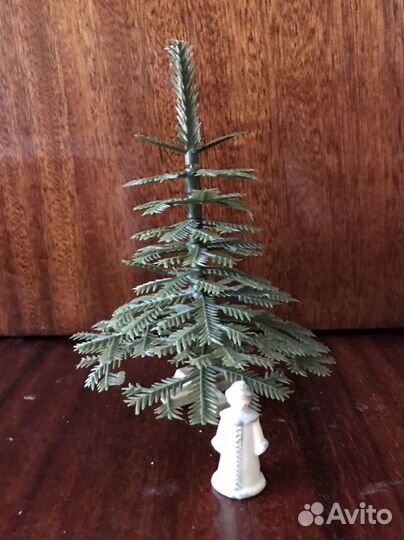 Ель мини со снегурочкой