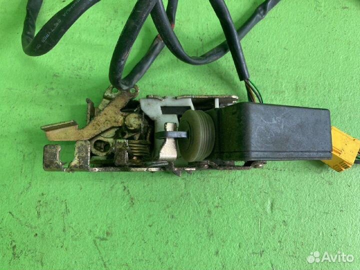 Замок двери левый KAMAZ 5490-S5