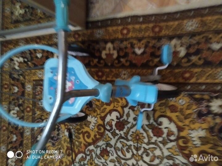 Трёхколёсный детский велосипед