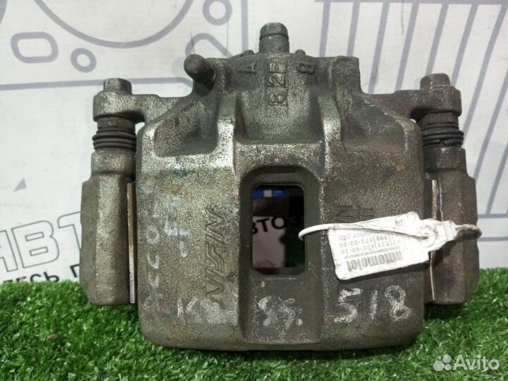 Суппорт передний правый Honda Accord Viii