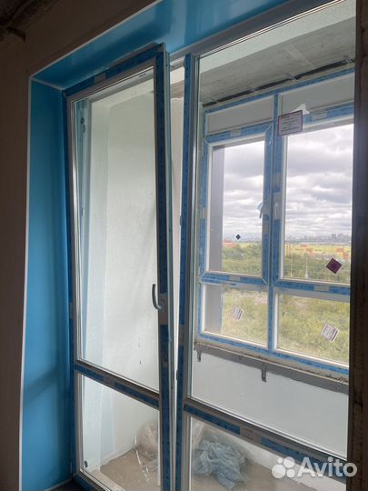 Дверь пластиковая новая