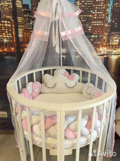 Косичка в кроватку с подушками облачко и сердечко