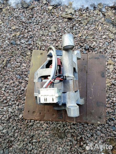 Двигататель стиральной машины