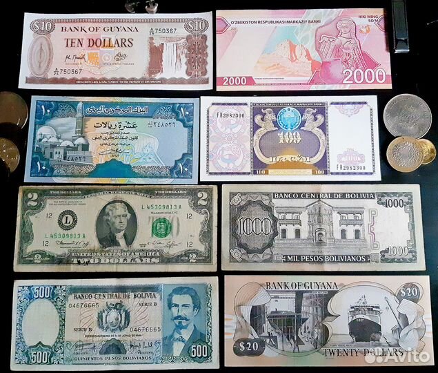 Подборка иностранных банкнот, купюр, бон