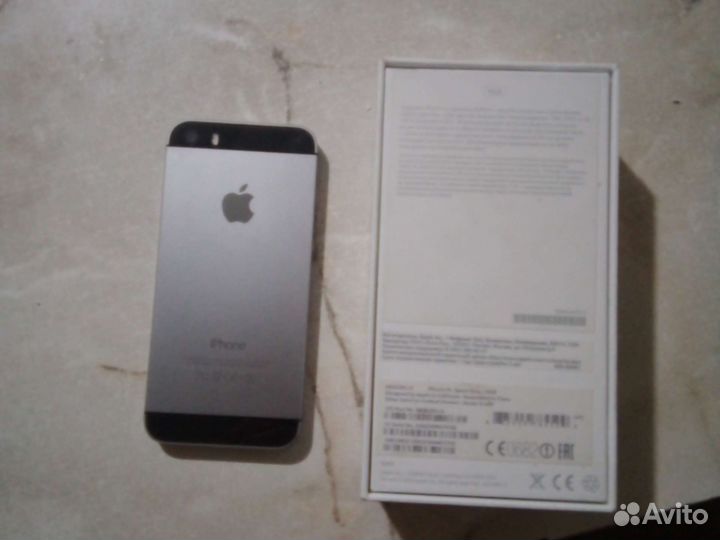 Телефон iPhone 5s