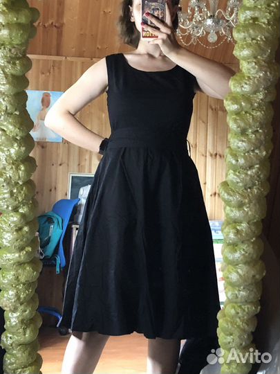 Платье черное классическое