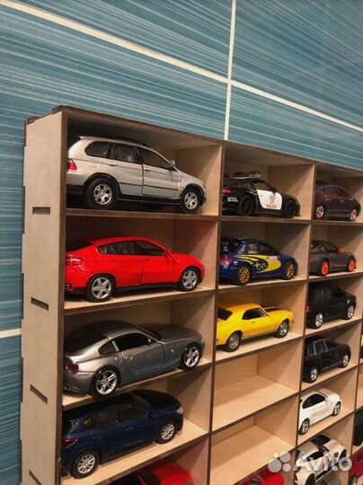 Полка гараж для 50 машинок 1:43