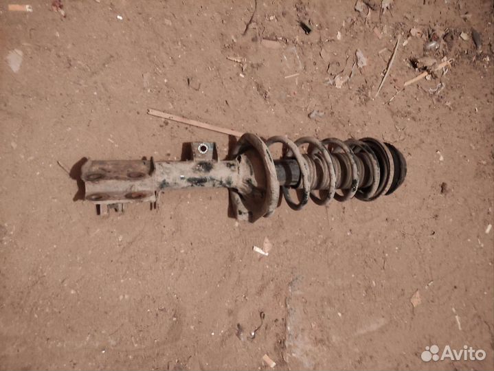 Запчасти на suzuki sx4