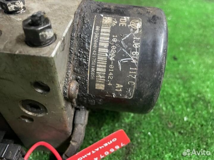Блок ABS Volkswagen Golf 2001