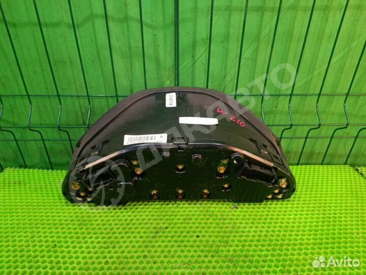 Приборная панель Mercedes-Benz E W210