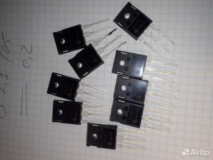 Транзистор g30t60