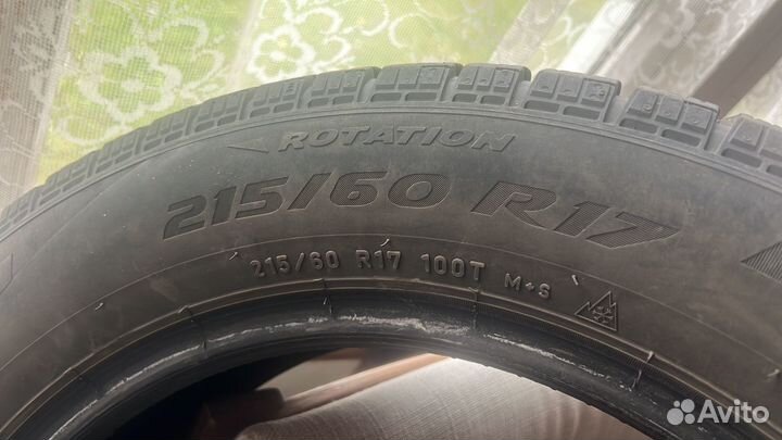 Pirelli Ice Zero 215/60 R17 100T