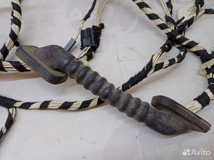 Проводка двери багажника Volkswagen Tiguan 5N1