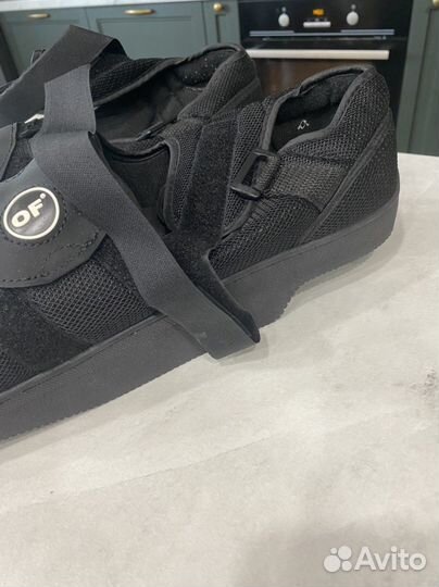 Постоперационная накладка на ногу