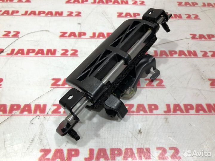 Ручка двери багажника Toyota Estima