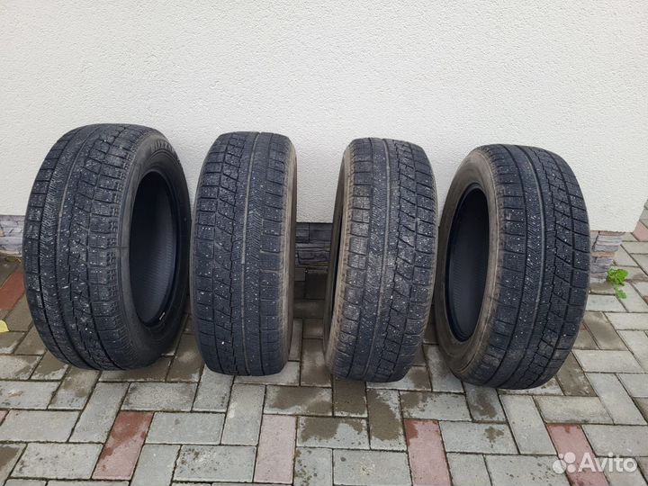 Bridgestone Blizzak VRX 225/60 R17