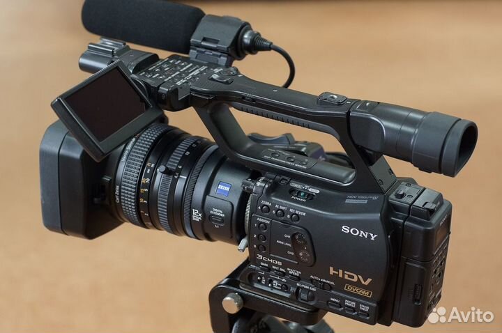 Камкордер Sony HVR-Z7e