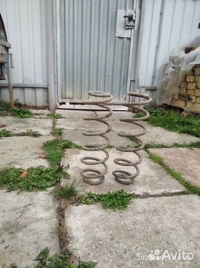 Задний пружины Шкода Октавия тур