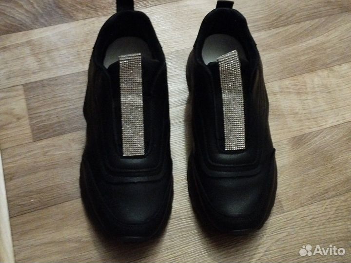 Кроссовки женские 39 размер