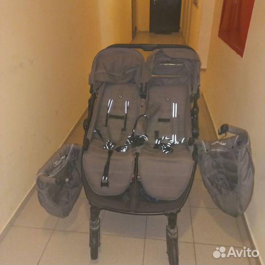 Коляска для двойни