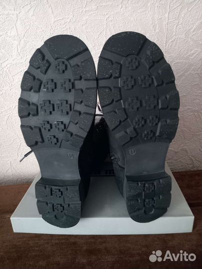 Зимние женские сапоги