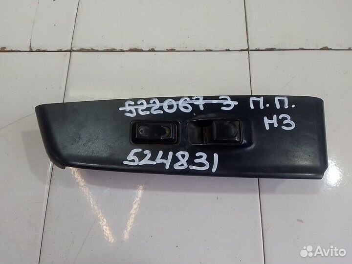 Кнопка стеклоподъемника передняя правая