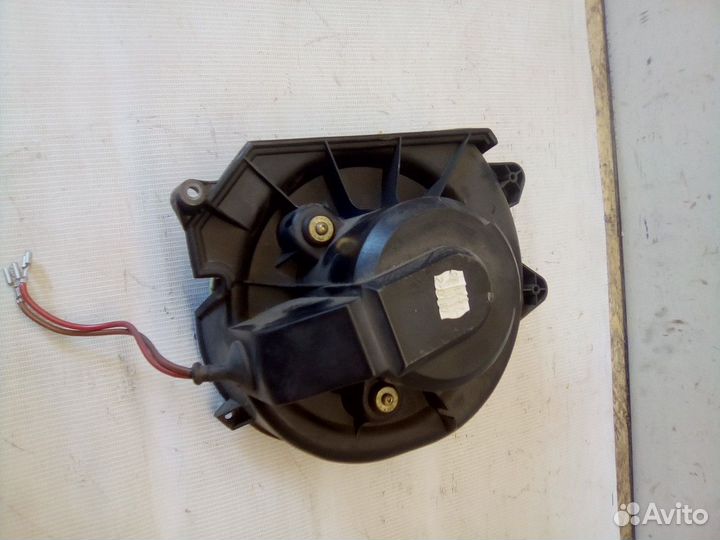 Вентилятор отопителя Opel Omega