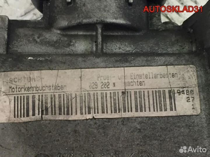 Крышка двигателя передняя VW Golf 5 BLP 03C109211G