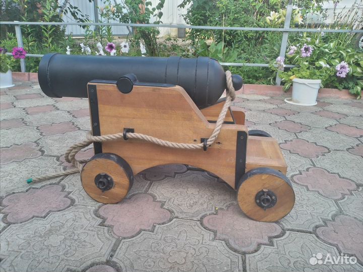 Декоративная корабельная пушка