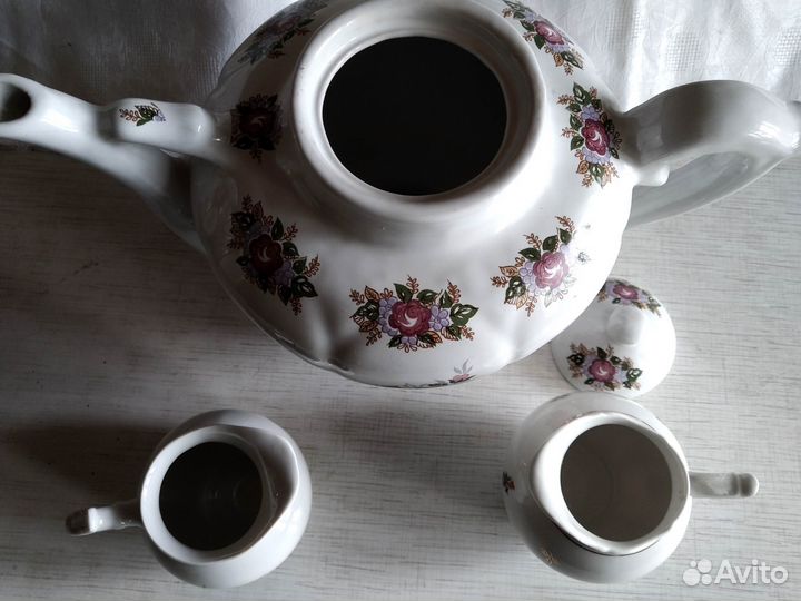 Большой заварочный чайник + молочники