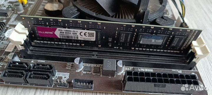 Материнская плата с процессором