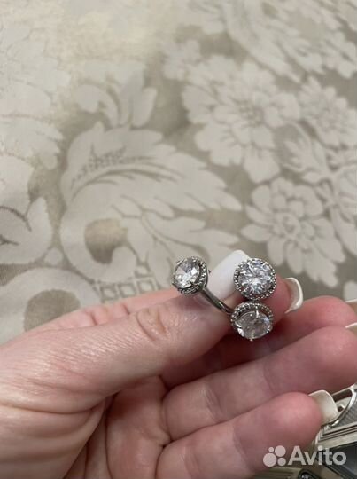 Серебряные серьги и кольцо