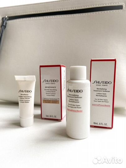 Набор с косметичкой shiseido