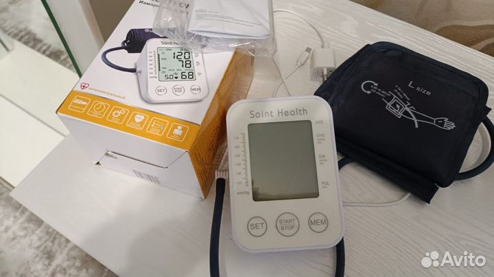 Автоматический тонометр бренда Saint Health