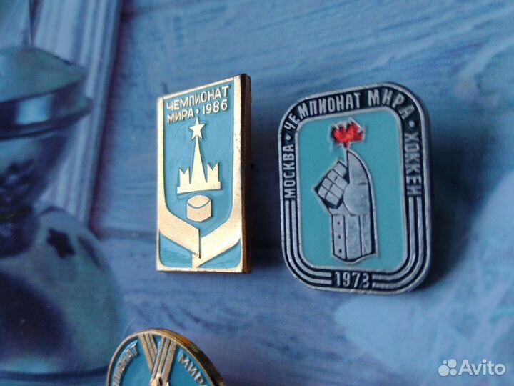 Значки СССР.Чемпионат мира по хоккею 1973,1986.лот