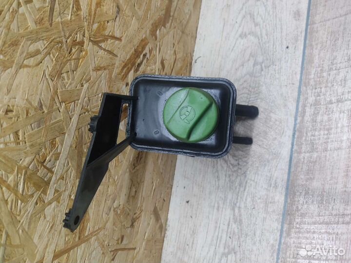 Бачок гур Passat B5 Superb