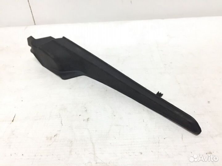 Уплотнитель лобового стекла передний правый Lexus