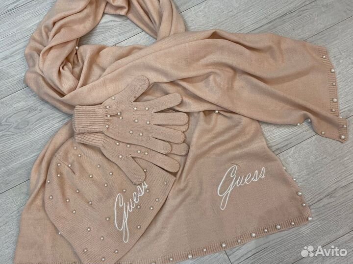 Комплект шапка и шарф guess