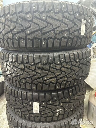 Pirelli Winter Ice Zero 215/55 R18